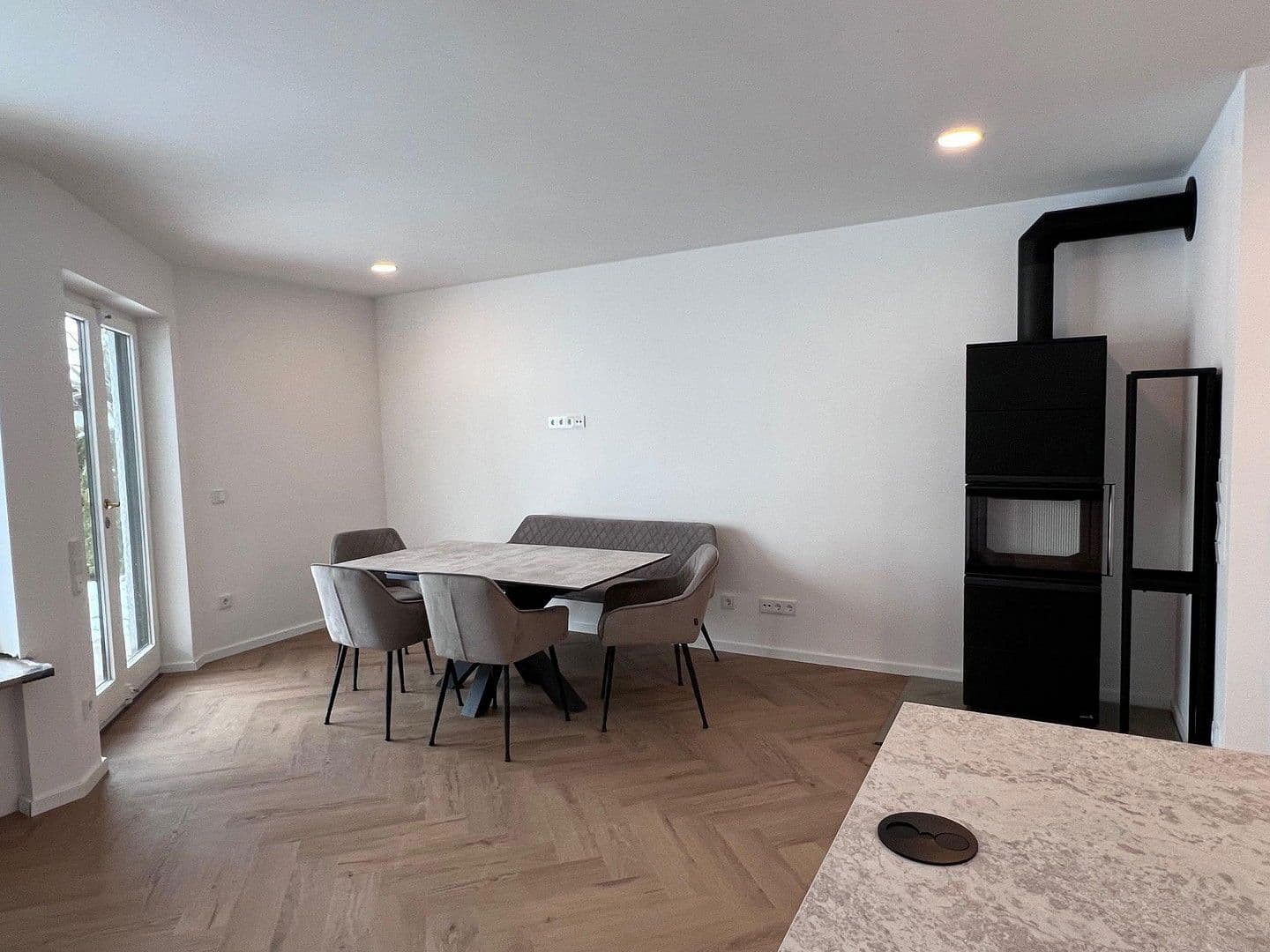 Pronájem bytu 3+1 126 m², München, Bavorsko Pronájem bytu 3+1 126 m², München, Bavorsko