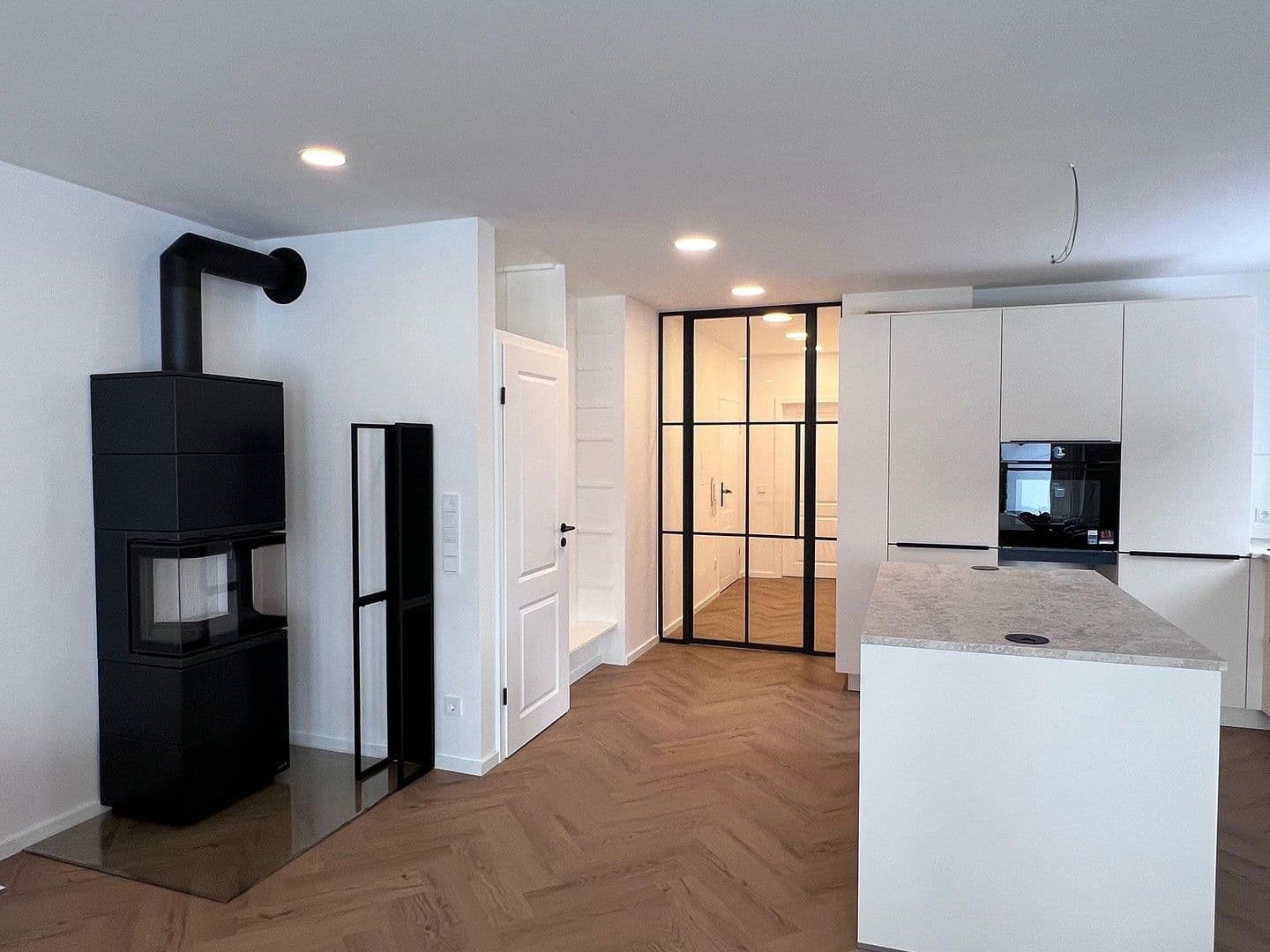 Pronájem bytu 3+1 126 m², München, Bavorsko Pronájem bytu 3+1 126 m², München, Bavorsko