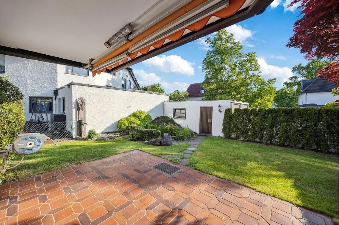 Pronájem bytu 3+1 126 m², München, Bavorsko Pronájem bytu 3+1 126 m², München, Bavorsko