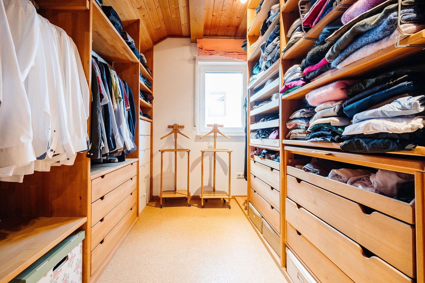 Prodej domu 240 m², pozemek 627 m², Wingertsweg 4, Roßdorf, Hessen Prodej domu 240 m², pozemek 627 m², Wingertsweg 4, Roßdorf, Hessen