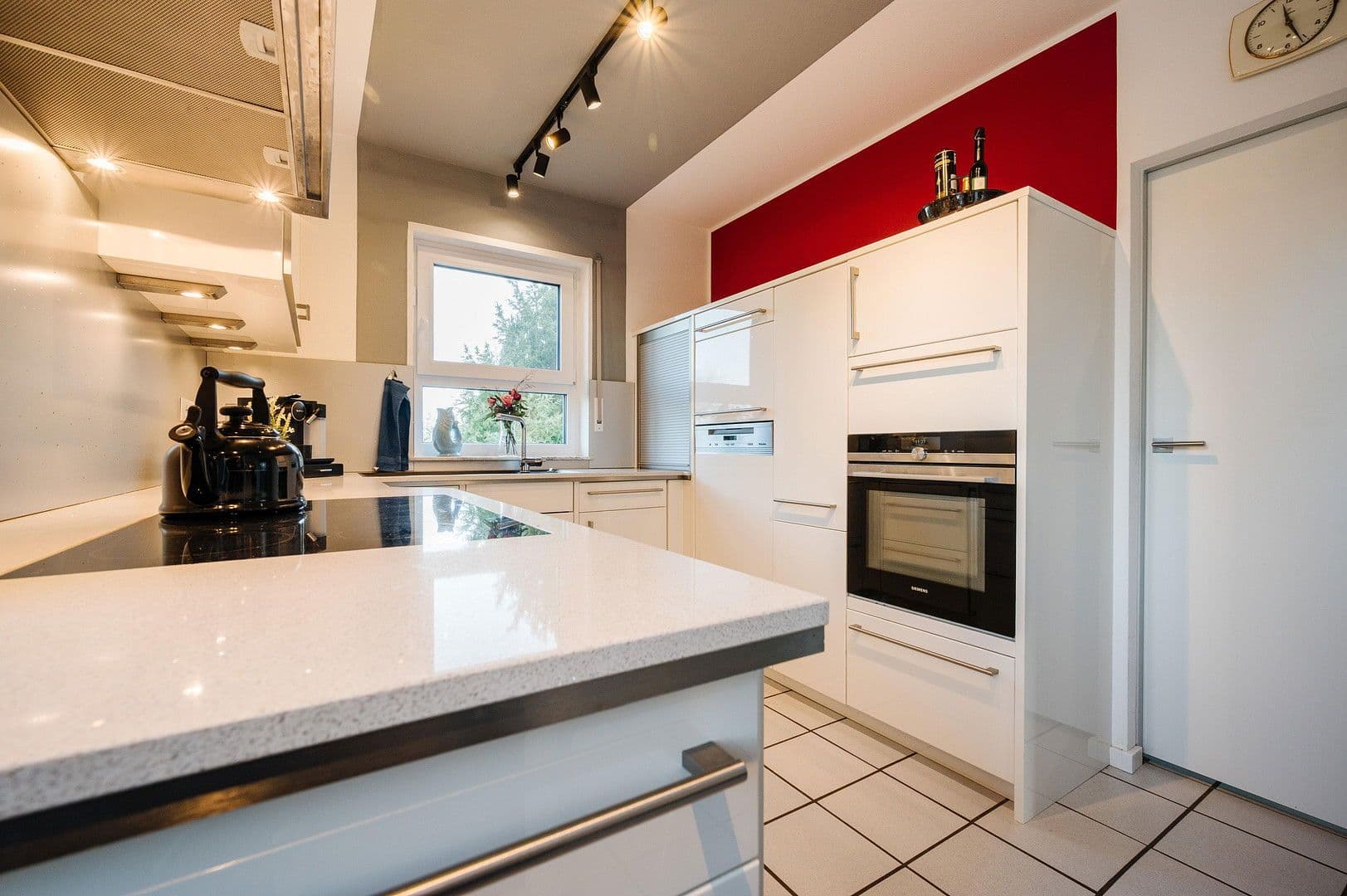 Prodej domu 240 m², pozemek 627 m², Wingertsweg 4, Roßdorf, Hessen Prodej domu 240 m², pozemek 627 m², Wingertsweg 4, Roßdorf, Hessen