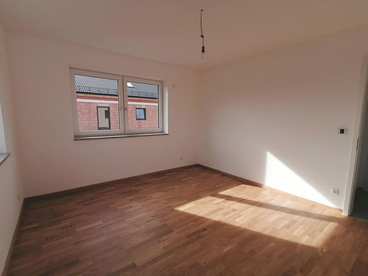 Pronájem domu 186 m², pozemek 537 m², Biberweg 18, Abensberg, Bavorsko Pronájem domu 186 m², pozemek 537 m², Biberweg 18, Abensberg, Bavorsko