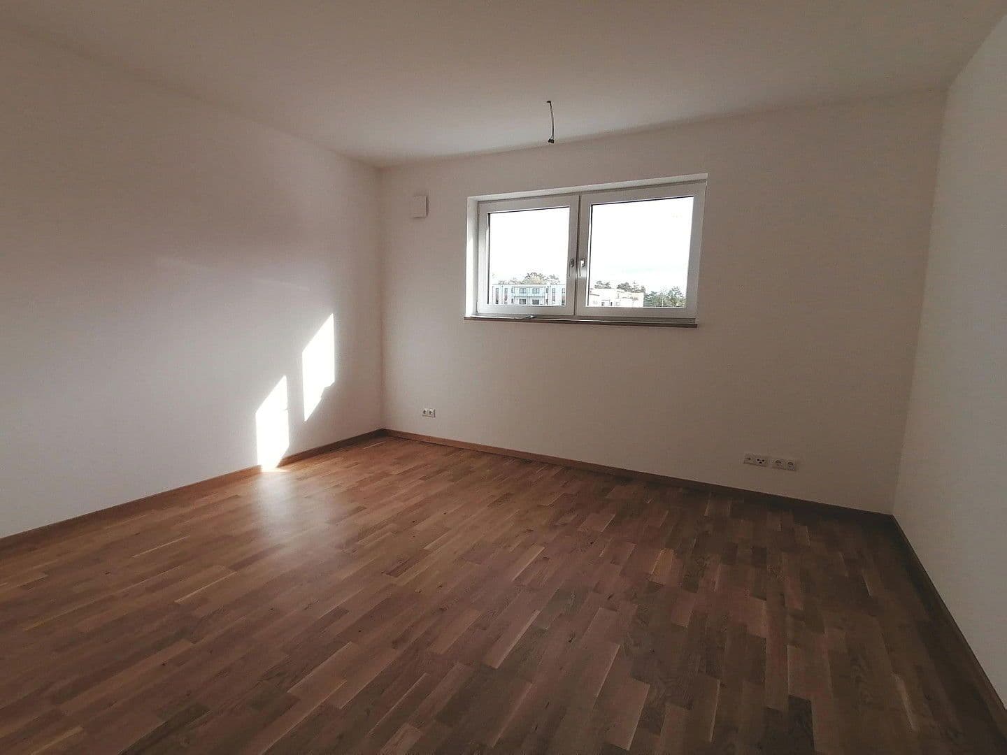 Pronájem domu 186 m², pozemek 537 m², Biberweg 18, Abensberg, Bavorsko Pronájem domu 186 m², pozemek 537 m², Biberweg 18, Abensberg, Bavorsko
