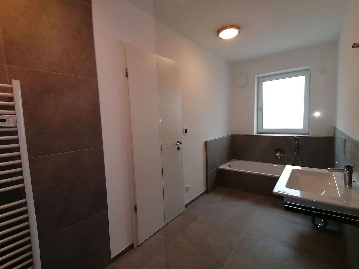 Pronájem domu 186 m², pozemek 537 m², Biberweg 18, Abensberg, Bavorsko Pronájem domu 186 m², pozemek 537 m², Biberweg 18, Abensberg, Bavorsko