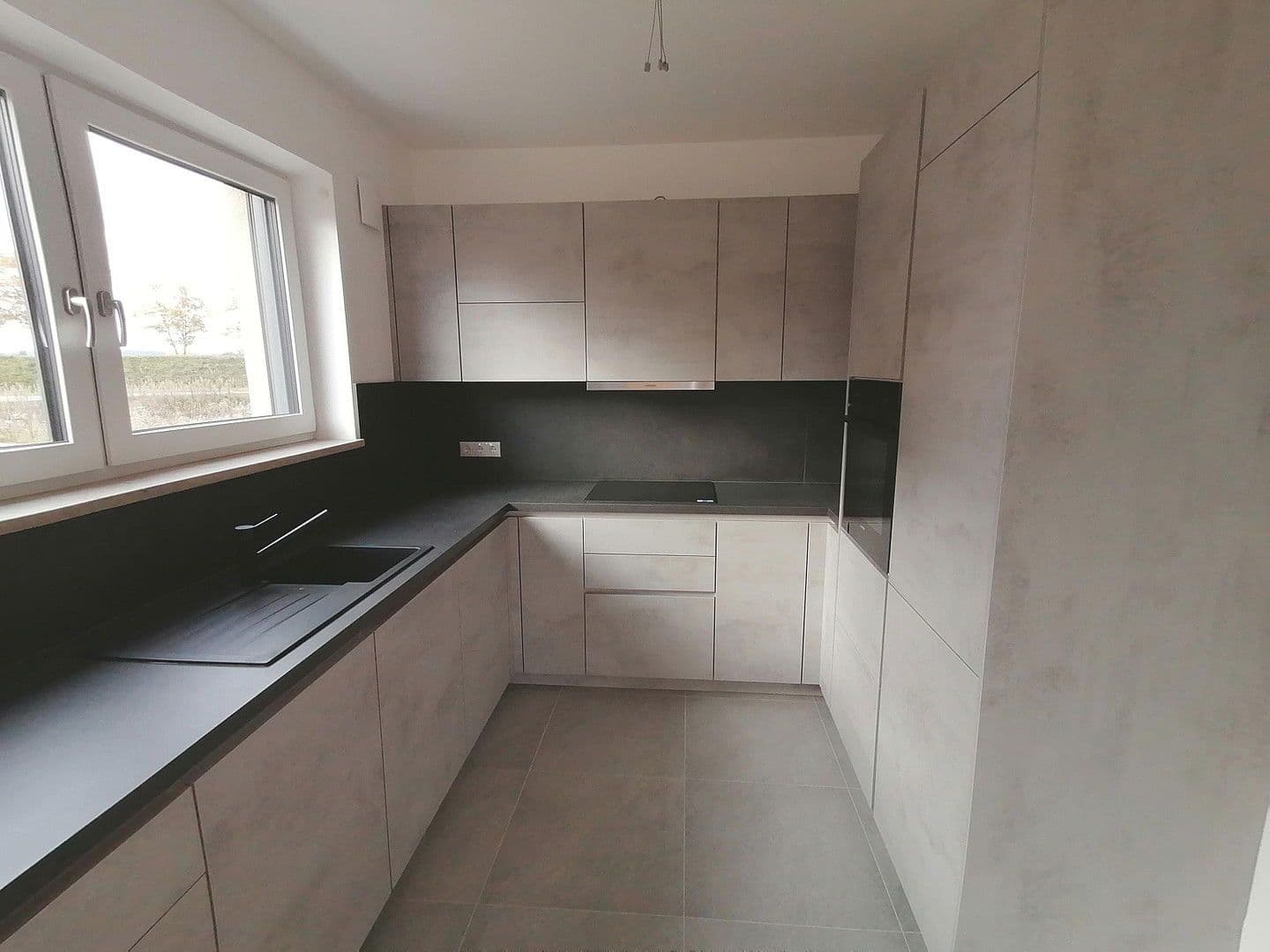 Pronájem domu 186 m², pozemek 537 m², Biberweg 18, Abensberg, Bavorsko Pronájem domu 186 m², pozemek 537 m², Biberweg 18, Abensberg, Bavorsko