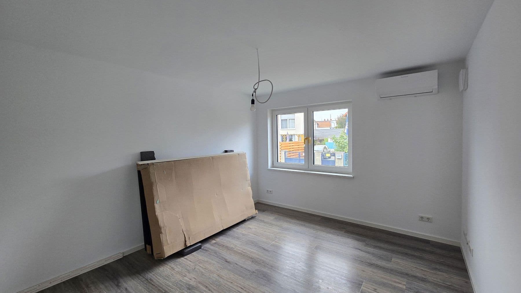 Pronájem bytu 3+kk 80 m², Römerberg, Porýní-Falc Pronájem bytu 3+kk 80 m², Römerberg, Porýní-Falc