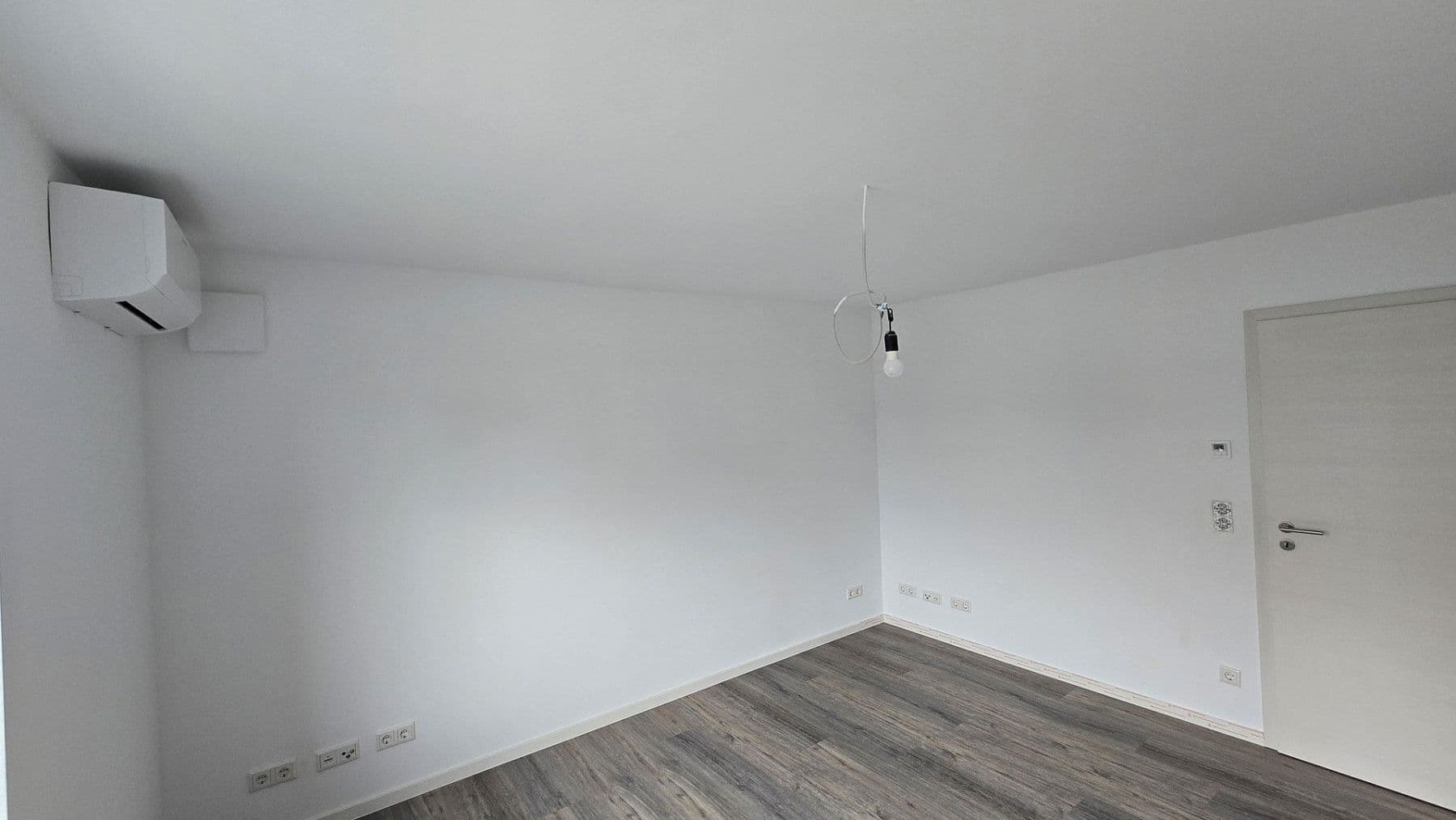 Pronájem bytu 3+kk 80 m², Römerberg, Porýní-Falc Pronájem bytu 3+kk 80 m², Römerberg, Porýní-Falc