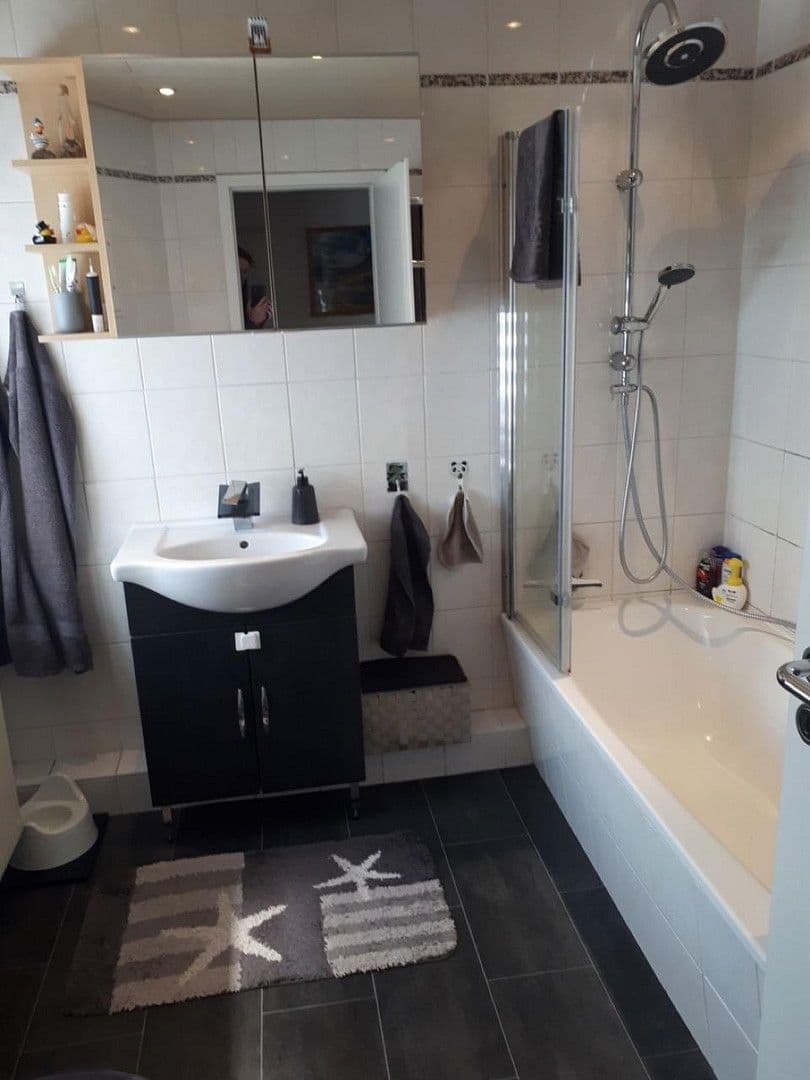 Pronájem bytu 3+1 82 m², Joliot-Curie-Straße 10, Gera, Durynsko Pronájem bytu 3+1 82 m², Joliot-Curie-Straße 10, Gera, Durynsko