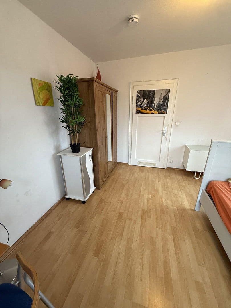 Pronájem bytu 1+1 14 m², Adam Opel Str 24, Rüsselsheim am Main, Hessen Pronájem bytu 1+1 14 m², Adam Opel Str 24, Rüsselsheim am Main, Hessen