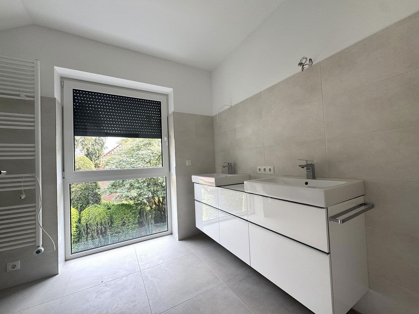 Pronájem domu 130 m², pozemek 510 m², Achim, Dolní Sasko Pronájem domu 130 m², pozemek 510 m², Achim, Dolní Sasko