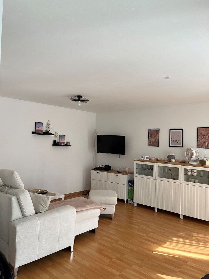 Pronájem bytu 2+1 55 m², Frankfurter Str. 214, Köln, Severní Porýní-Vestfálsko Pronájem bytu 2+1 55 m², Frankfurter Str. 214, Köln, Severní Porýní-Vestfálsko