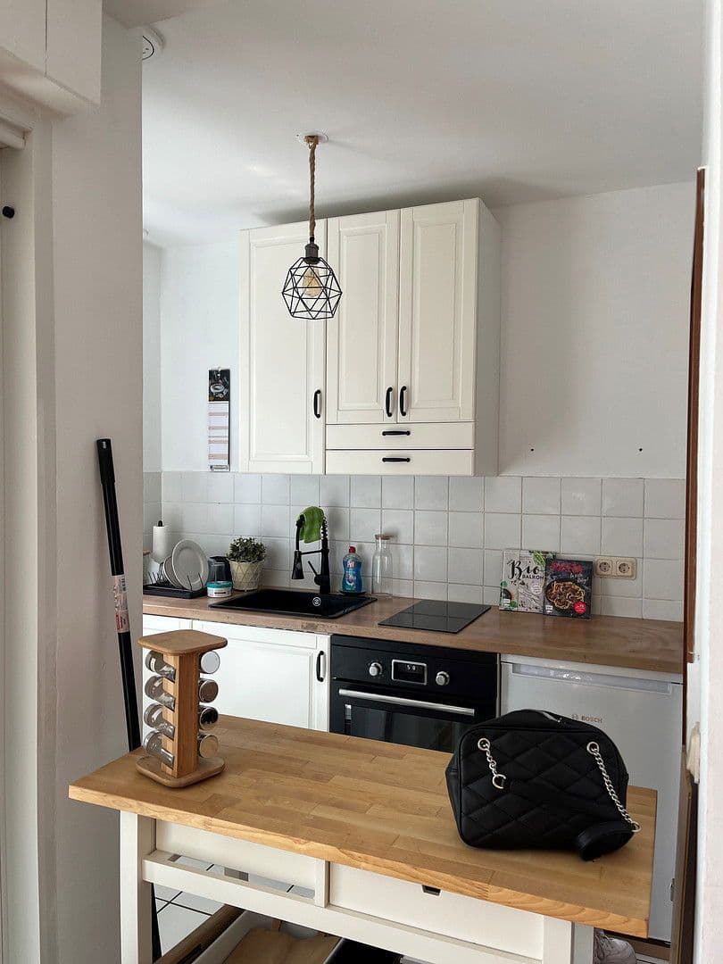 Pronájem bytu 2+1 55 m², Frankfurter Str. 214, Köln, Severní Porýní-Vestfálsko Pronájem bytu 2+1 55 m², Frankfurter Str. 214, Köln, Severní Porýní-Vestfálsko