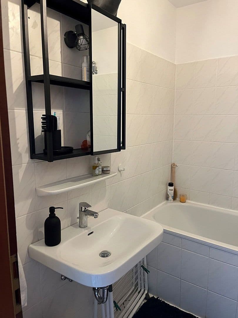 Pronájem bytu 2+1 55 m², Frankfurter Str. 214, Köln, Severní Porýní-Vestfálsko Pronájem bytu 2+1 55 m², Frankfurter Str. 214, Köln, Severní Porýní-Vestfálsko