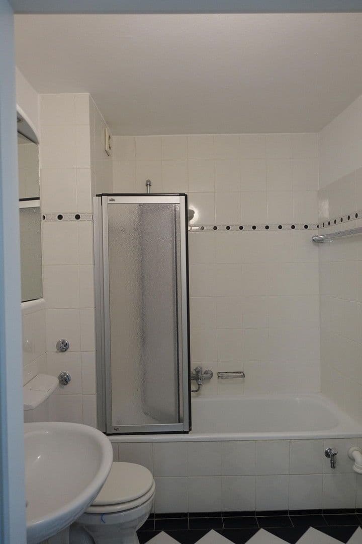 Pronájem bytu 3+1 67 m², Köln, Severní Porýní-Vestfálsko Pronájem bytu 3+1 67 m², Köln, Severní Porýní-Vestfálsko