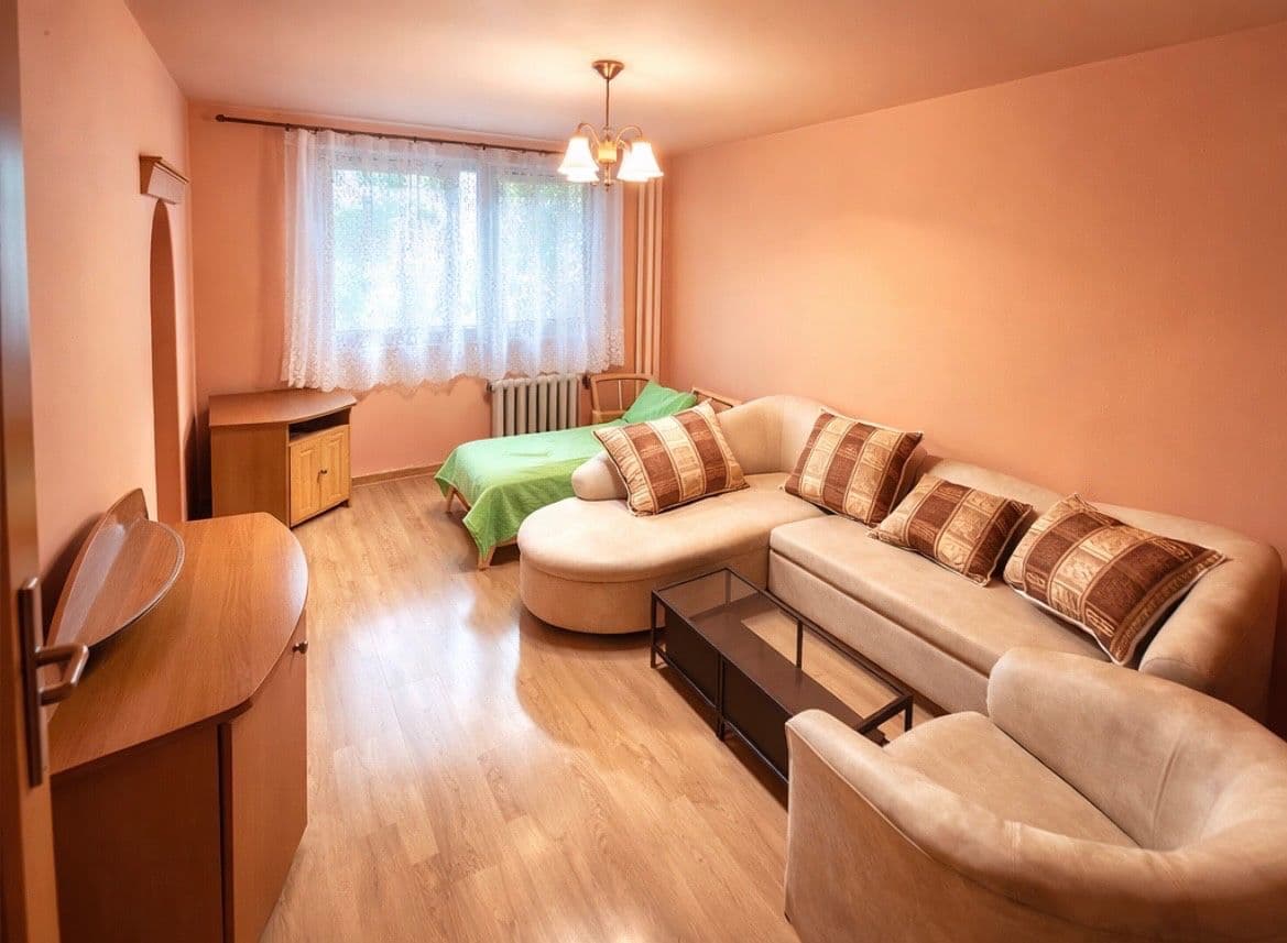 Pronájem bytu 1+1 35 m², Pádivého, Trenčín, Trenčiansky kraj Pronájem bytu 1+1 35 m², Pádivého, Trenčín, Trenčiansky kraj