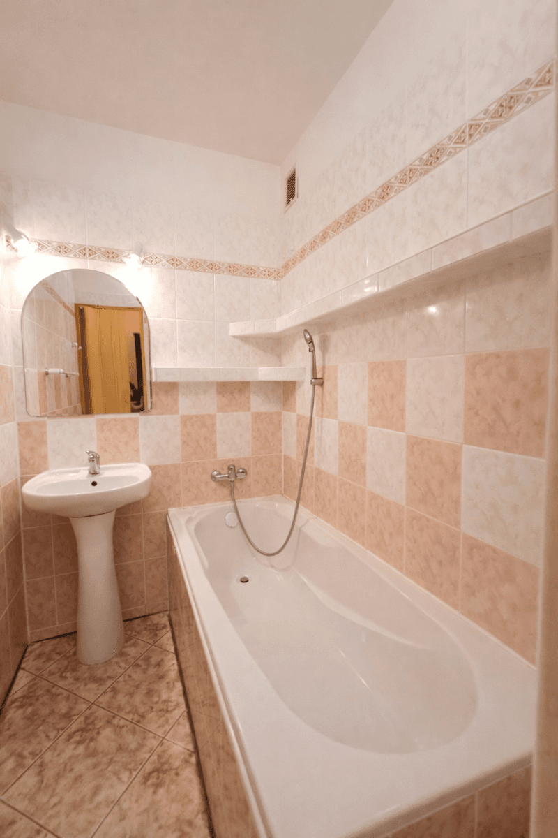 Pronájem bytu 1+1 35 m², Pádivého, Trenčín, Trenčiansky kraj Pronájem bytu 1+1 35 m², Pádivého, Trenčín, Trenčiansky kraj