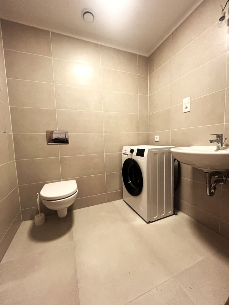 Pronájem bytu 1+kk 32 m², Poděbradská, Praha, Praha Pronájem bytu 1+kk 32 m², Poděbradská, Praha, Praha