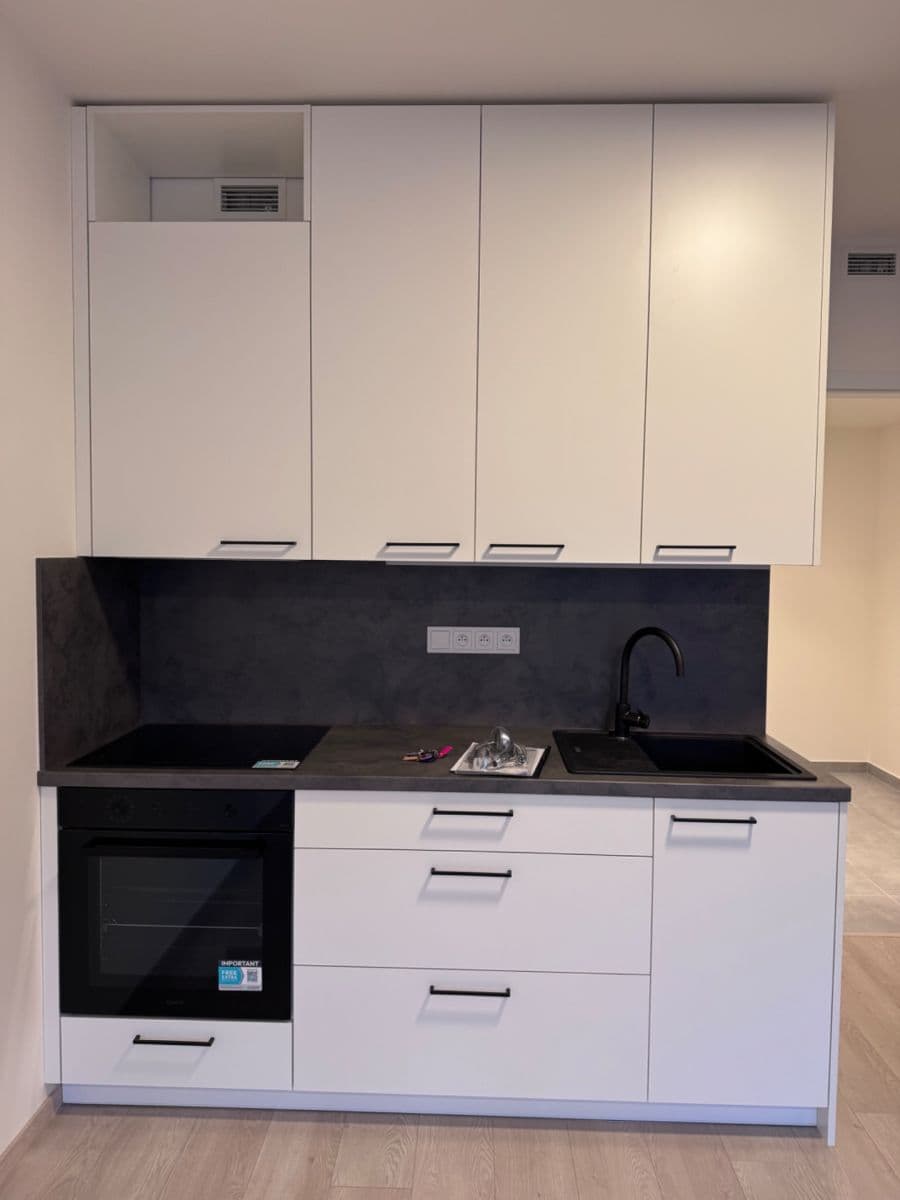 Pronájem bytu 1+kk 32 m², Poděbradská, Praha, Praha Pronájem bytu 1+kk 32 m², Poděbradská, Praha, Praha