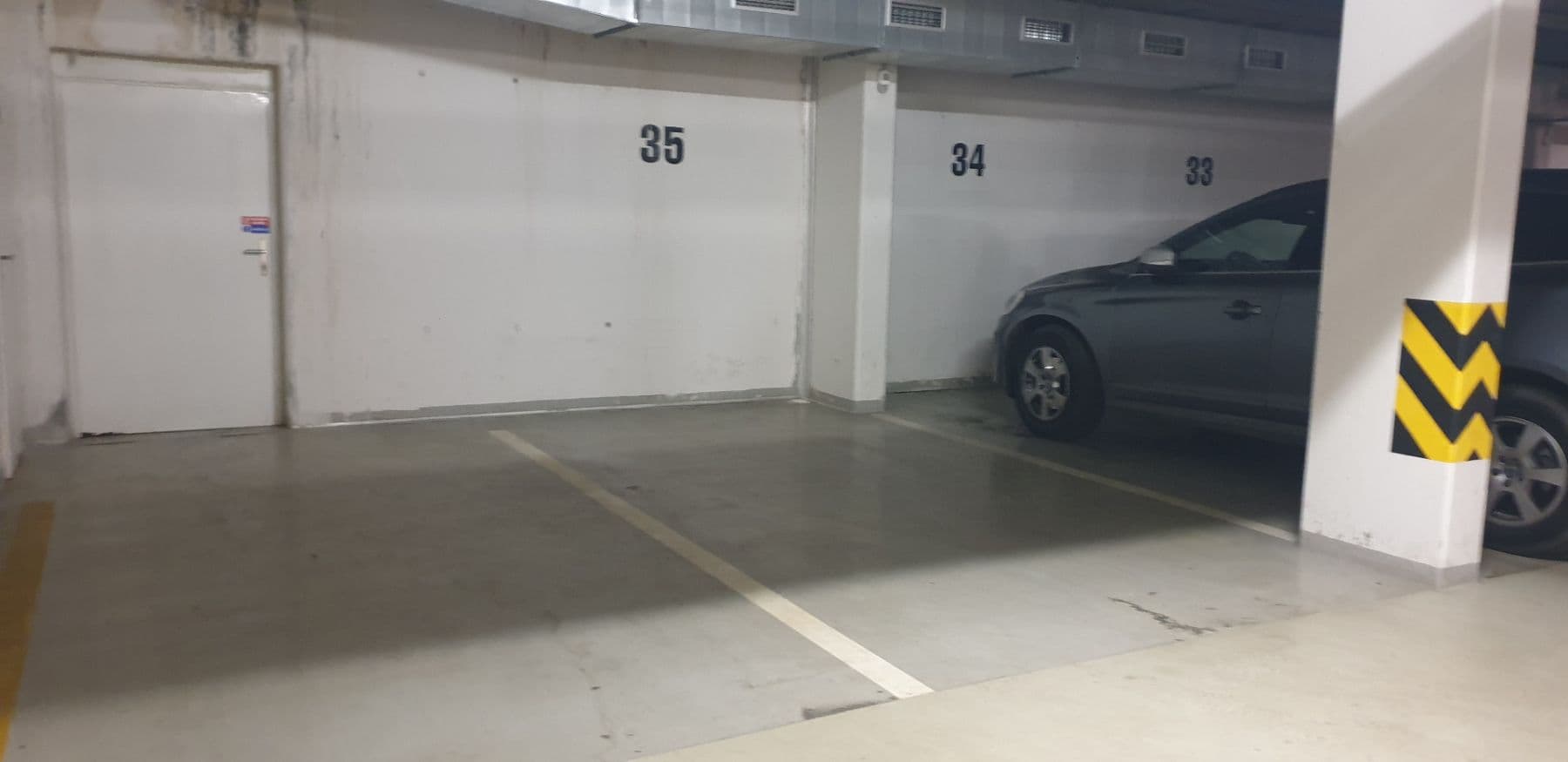 Pronájem garáže 20 m², Italská, Praha, Praha Pronájem garáže 20 m², Italská, Praha, Praha