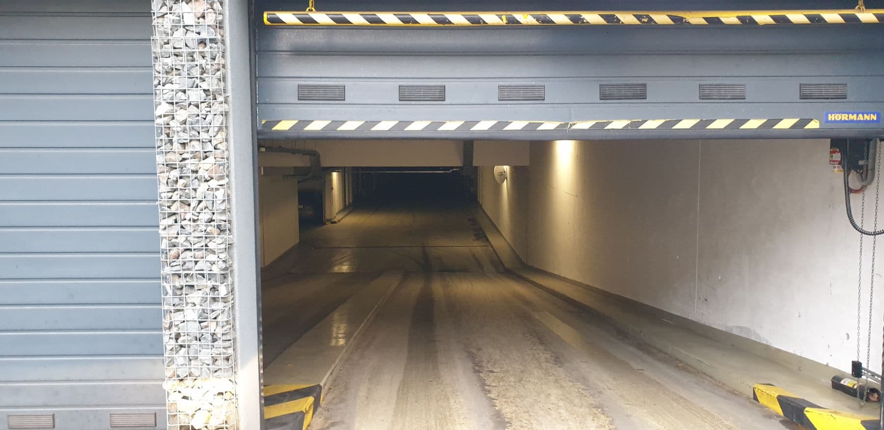 Pronájem garáže 20 m², Italská, Praha, Praha Pronájem garáže 20 m², Italská, Praha, Praha