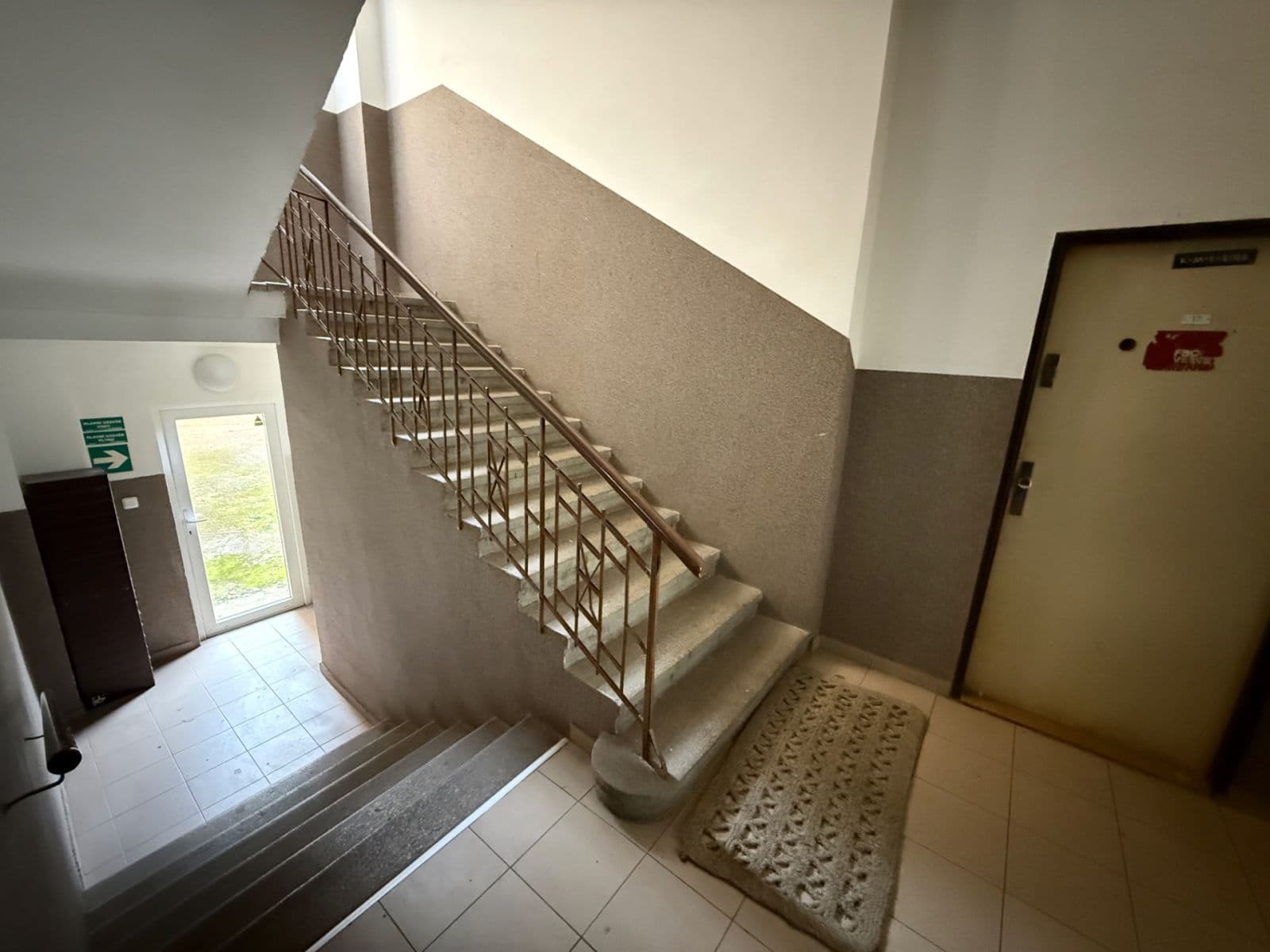 Prodej bytu 3+1 90 m², K Višňovce, Pardubice, Pardubický kraj Prodej bytu 3+1 90 m², K Višňovce, Pardubice, Pardubický kraj