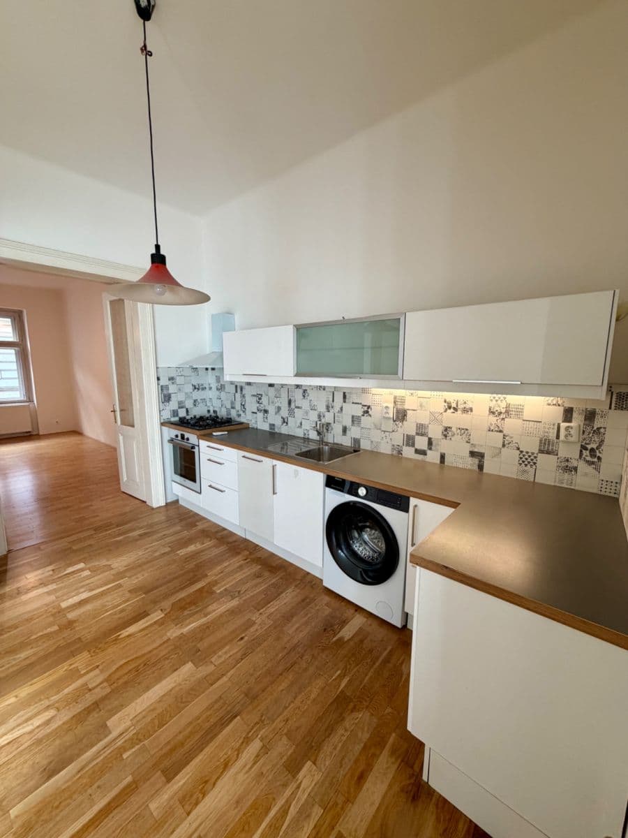 Pronájem bytu 3+1 80 m², Dukelských hrdinů, Praha, Praha Pronájem bytu 3+1 80 m², Dukelských hrdinů, Praha, Praha