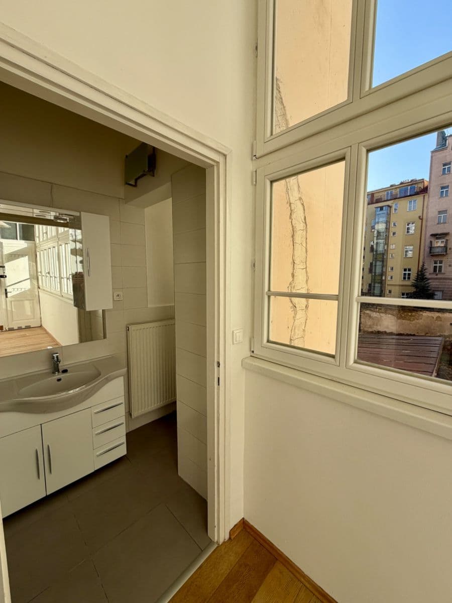 Pronájem bytu 3+1 80 m², Dukelských hrdinů, Praha, Praha Pronájem bytu 3+1 80 m², Dukelských hrdinů, Praha, Praha