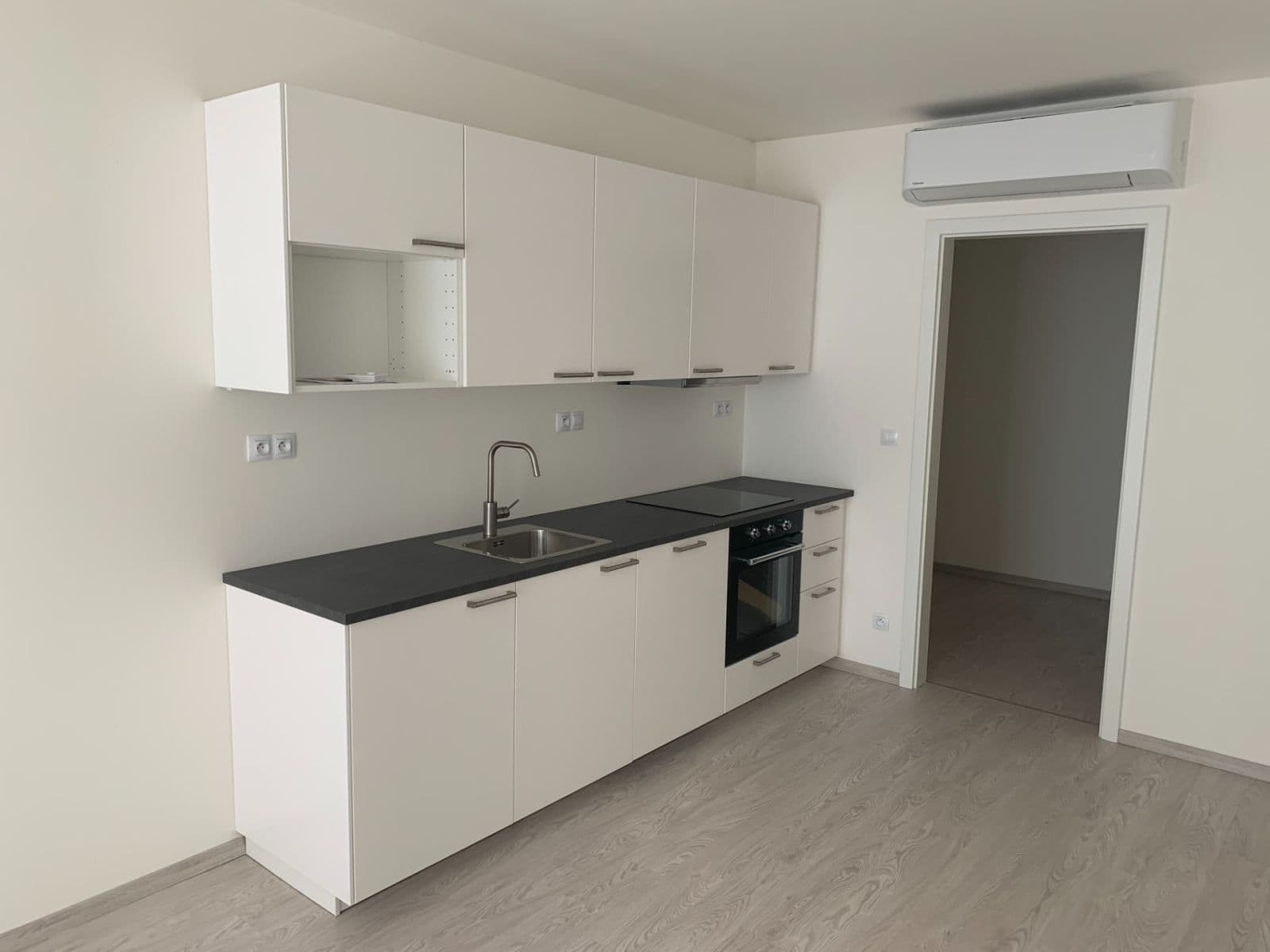 Pronájem bytu 2+kk 62 m², Křižíkova, Praha, Praha Pronájem bytu 2+kk 62 m², Křižíkova, Praha, Praha