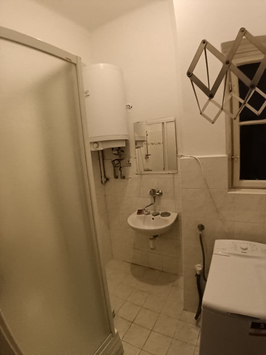 Pronájem bytu 1+1 56 m², Čajkovského, Praha, Praha Pronájem bytu 1+1 56 m², Čajkovského, Praha, Praha