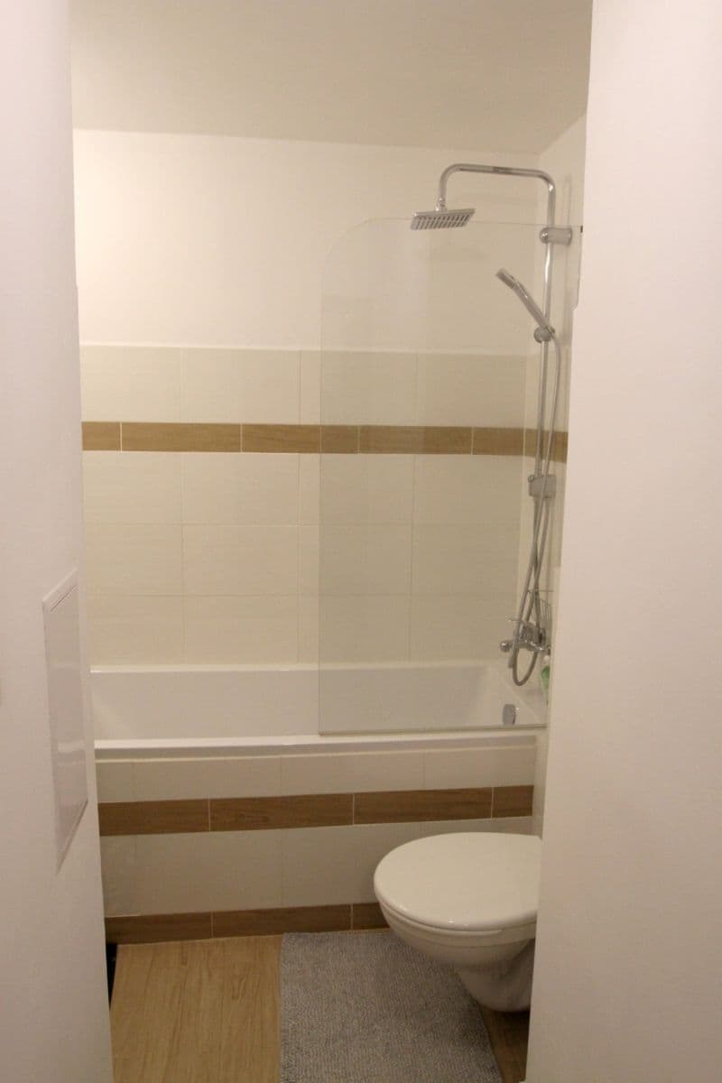 Pronájem bytu 2+kk 43 m², Holandská, Praha, Praha Pronájem bytu 2+kk 43 m², Holandská, Praha, Praha