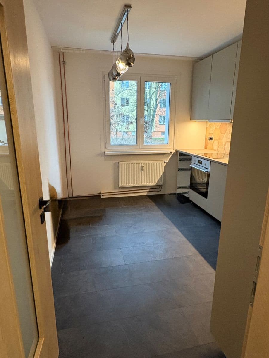 Pronájem bytu 2+1 55 m², Kremličkova, Praha, Praha Pronájem bytu 2+1 55 m², Kremličkova, Praha, Praha