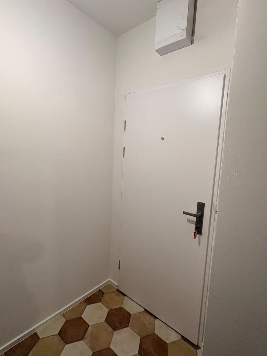 Pronájem bytu 2+1 55 m², Kremličkova, Praha, Praha Pronájem bytu 2+1 55 m², Kremličkova, Praha, Praha