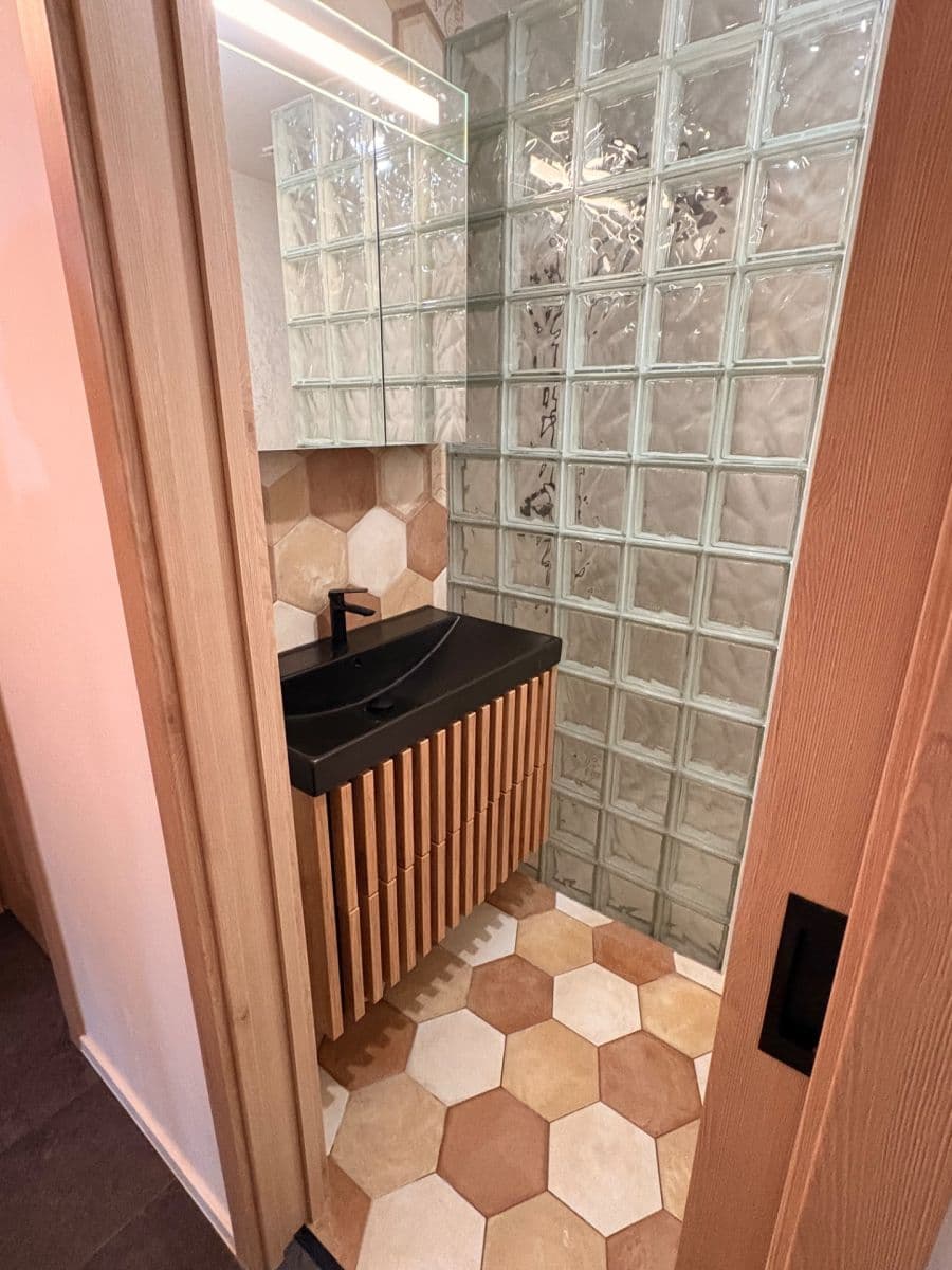 Pronájem bytu 2+1 55 m², Kremličkova, Praha, Praha Pronájem bytu 2+1 55 m², Kremličkova, Praha, Praha