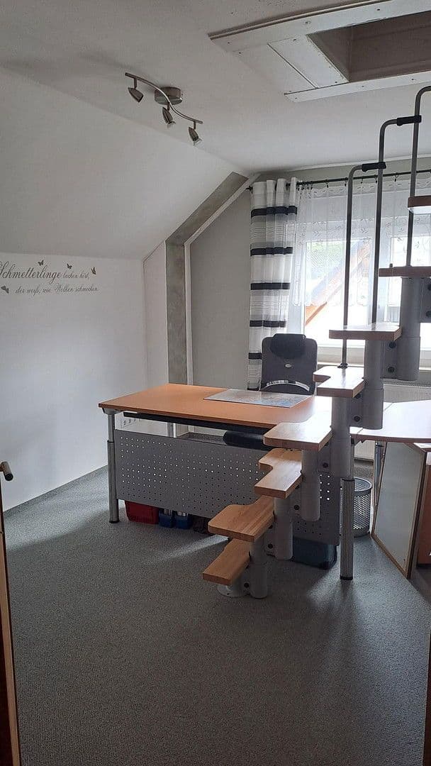 Prodej domu 211 m², pozemek 311 m², Freyburger Allee 16, Nierstein, Porýní-Falc Prodej domu 211 m², pozemek 311 m², Freyburger Allee 16, Nierstein, Porýní-Falc