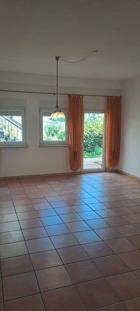 Prodej domu 211 m², pozemek 311 m², Freyburger Allee 16, Nierstein, Porýní-Falc Prodej domu 211 m², pozemek 311 m², Freyburger Allee 16, Nierstein, Porýní-Falc