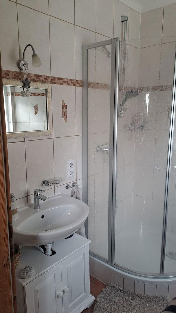 Prodej domu 211 m², pozemek 311 m², Freyburger Allee 16, Nierstein, Porýní-Falc Prodej domu 211 m², pozemek 311 m², Freyburger Allee 16, Nierstein, Porýní-Falc