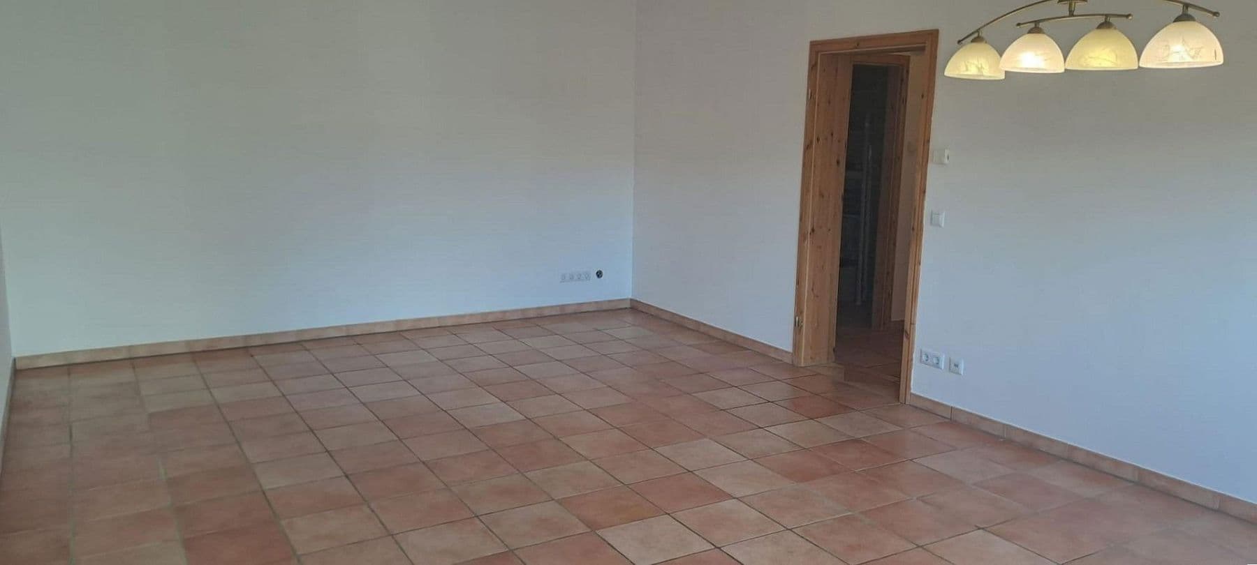 Prodej domu 211 m², pozemek 311 m², Freyburger Allee 16, Nierstein, Porýní-Falc Prodej domu 211 m², pozemek 311 m², Freyburger Allee 16, Nierstein, Porýní-Falc