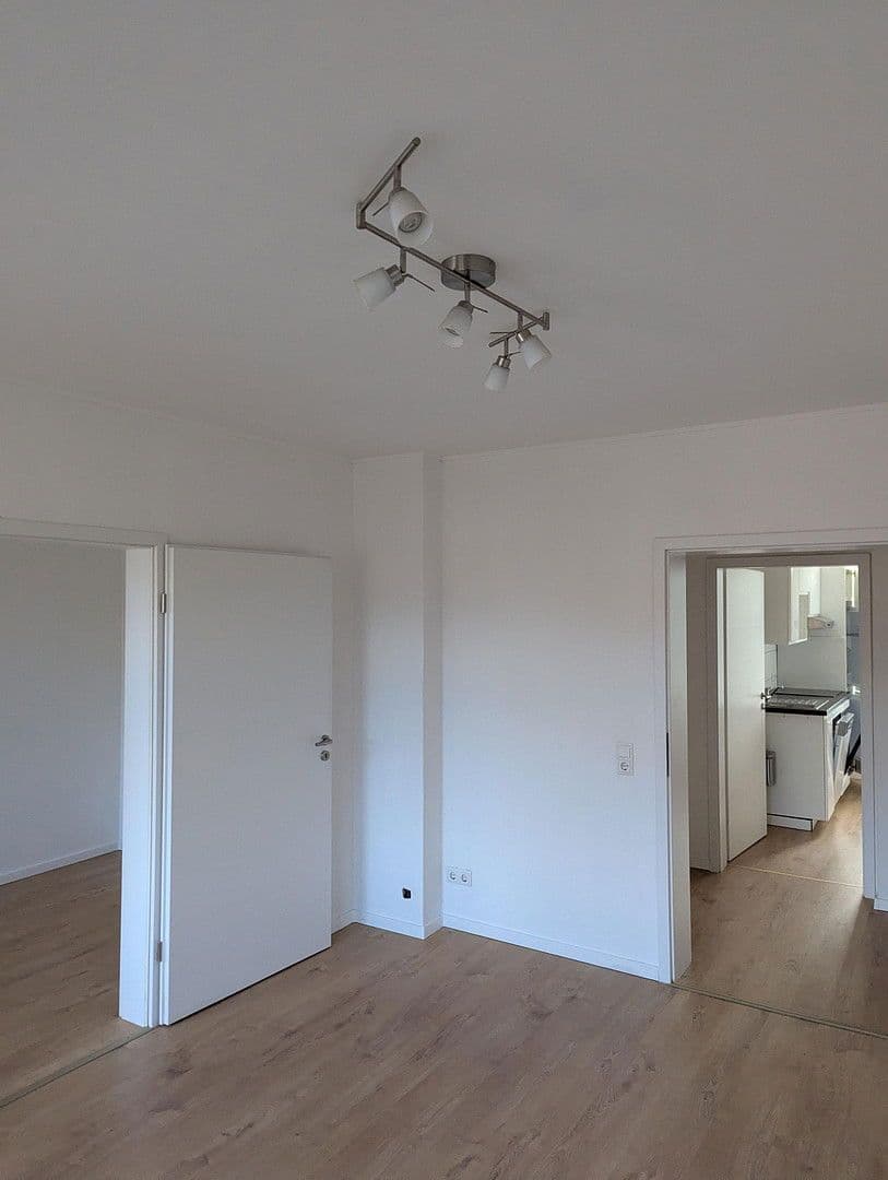 Pronájem bytu 2+1 37 m², Bischlebener Str. 1, Erfurt-Hochheim, Durynsko Pronájem bytu 2+1 37 m², Bischlebener Str. 1, Erfurt-Hochheim, Durynsko