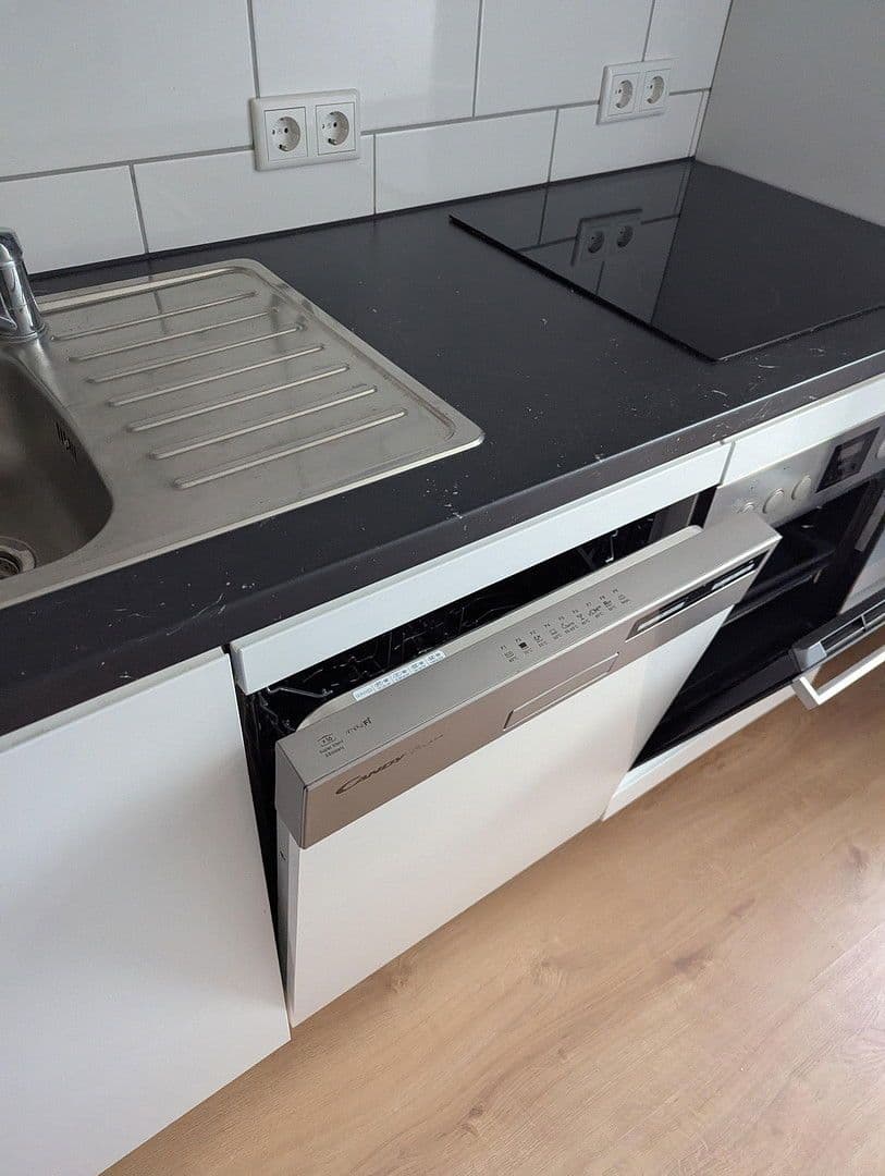 Pronájem bytu 2+1 37 m², Bischlebener Str. 1, Erfurt-Hochheim, Durynsko Pronájem bytu 2+1 37 m², Bischlebener Str. 1, Erfurt-Hochheim, Durynsko