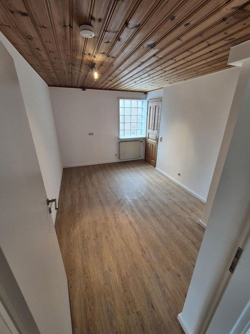 Pronájem bytu 5+1 168 m², Friedrichstr. 15, Bretten, Bádensko-Württembersko Pronájem bytu 5+1 168 m², Friedrichstr. 15, Bretten, Bádensko-Württembersko