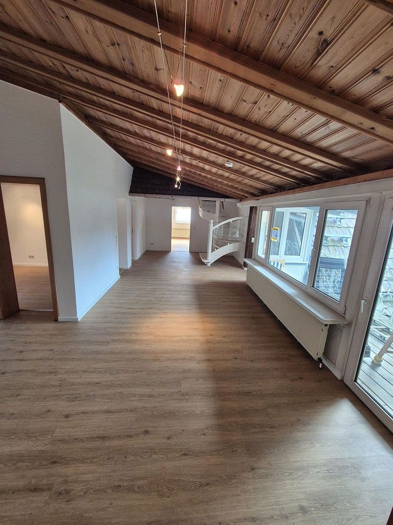 Pronájem bytu 5+1 168 m², Friedrichstr. 15, Bretten, Bádensko-Württembersko Pronájem bytu 5+1 168 m², Friedrichstr. 15, Bretten, Bádensko-Württembersko