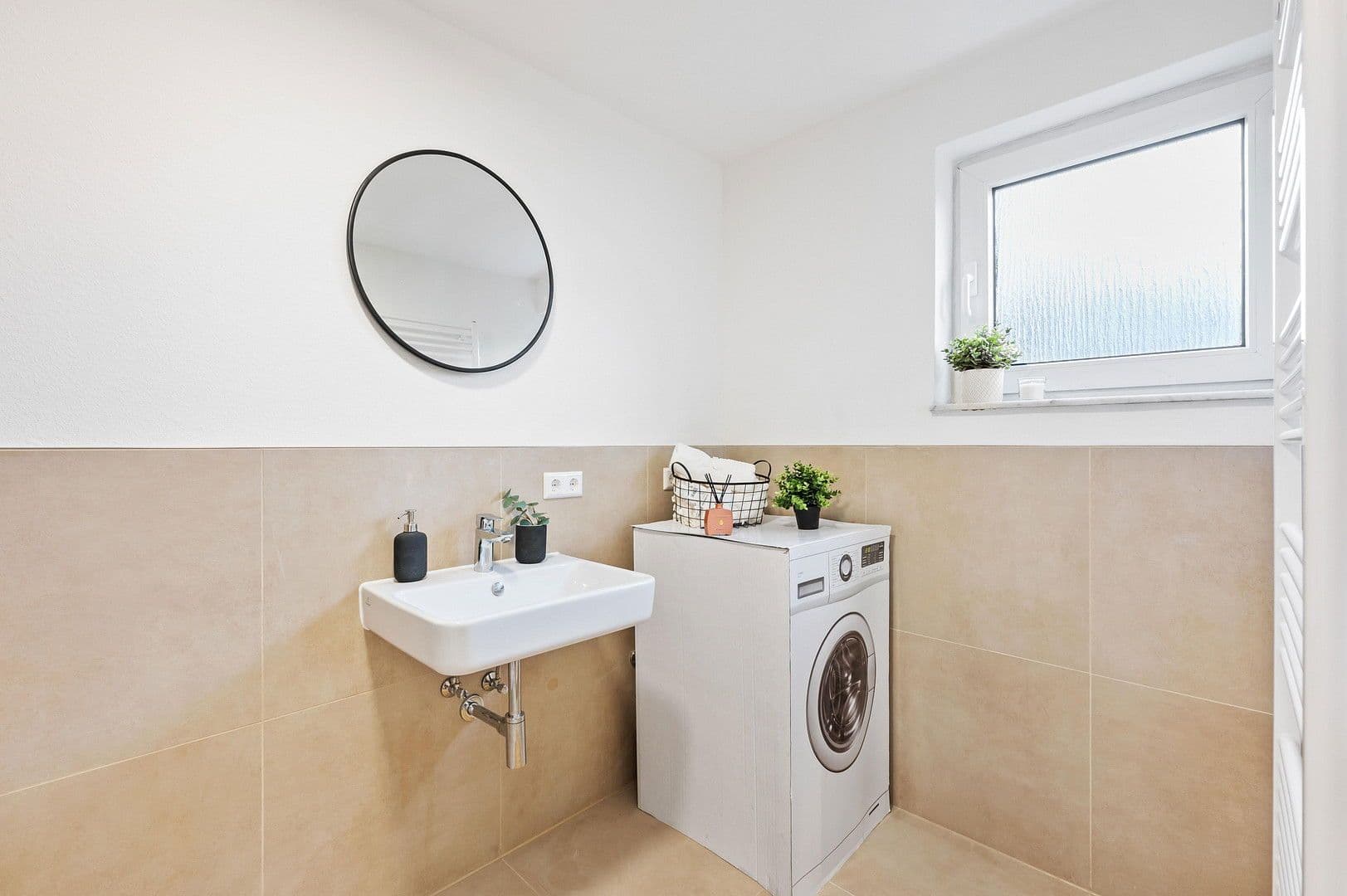 Pronájem bytu 3+1 78 m², Steinhaldestraße 36, Heilbronn, Bádensko-Württembersko Pronájem bytu 3+1 78 m², Steinhaldestraße 36, Heilbronn, Bádensko-Württembersko