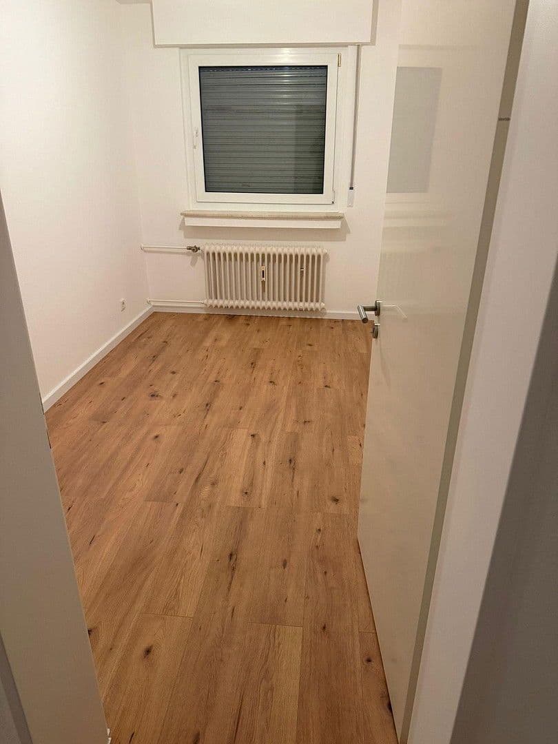 Pronájem bytu 3+1 84 m², Düsseldorf, Severní Porýní-Vestfálsko Pronájem bytu 3+1 84 m², Düsseldorf, Severní Porýní-Vestfálsko
