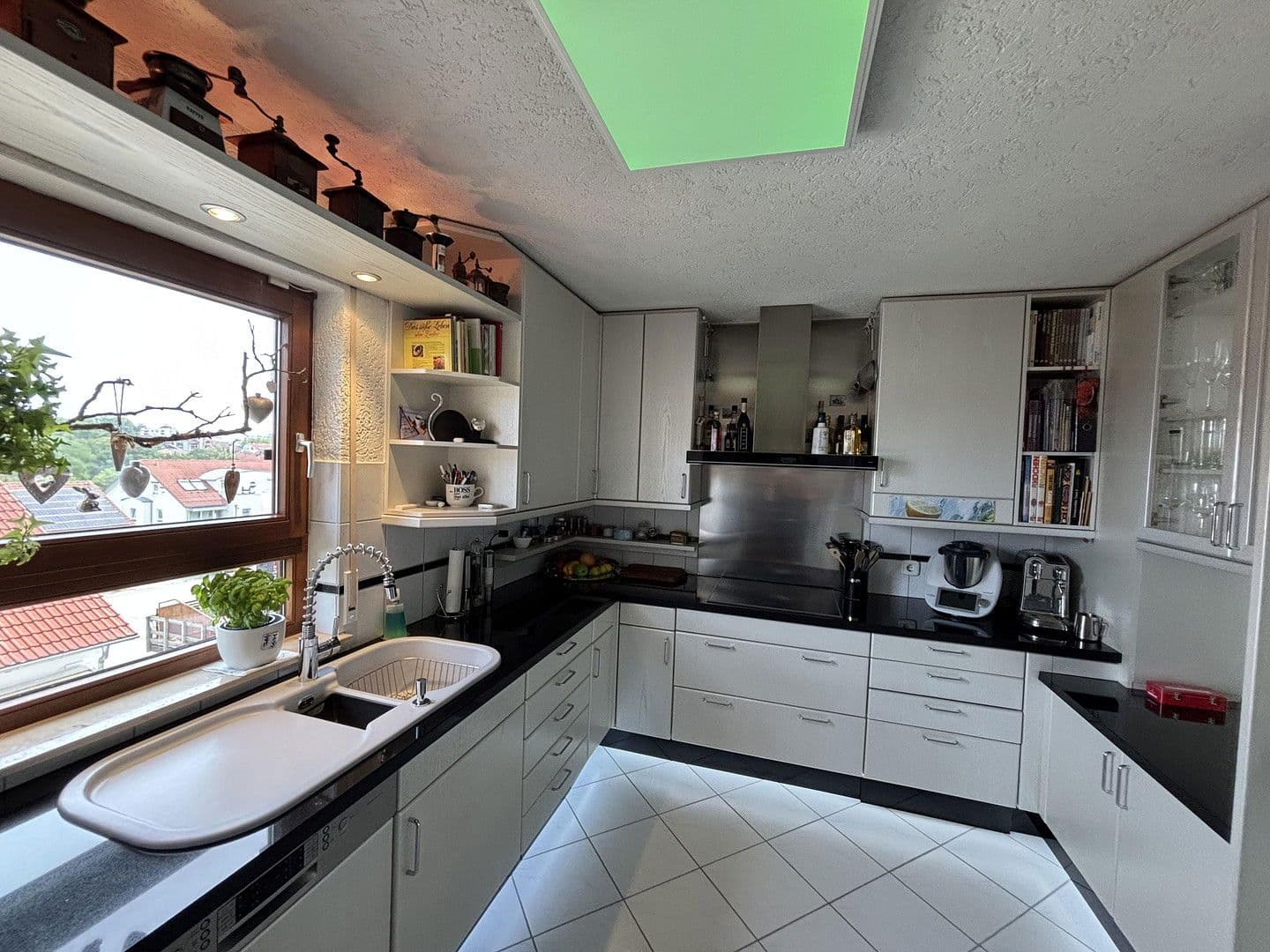 Prodej domu 190 m², pozemek 317 m², Böblingen, Bádensko-Württembersko Prodej domu 190 m², pozemek 317 m², Böblingen, Bádensko-Württembersko