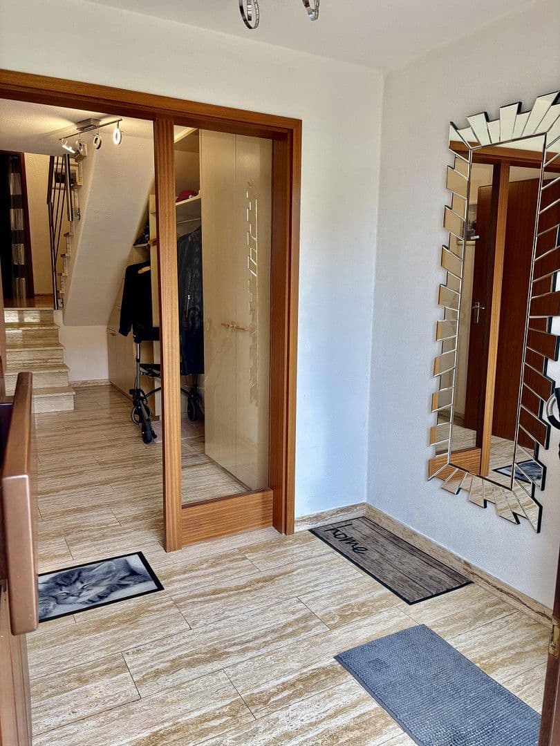 Prodej domu 190 m², pozemek 317 m², Böblingen, Bádensko-Württembersko Prodej domu 190 m², pozemek 317 m², Böblingen, Bádensko-Württembersko