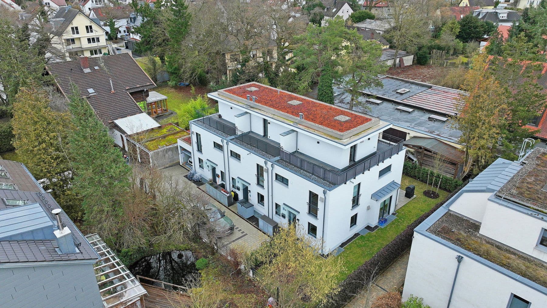 Pronájem domu 145 m², pozemek 216 m², Von-Kahr-Straße 27e, München, Bavorsko Pronájem domu 145 m², pozemek 216 m², Von-Kahr-Straße 27e, München, Bavorsko