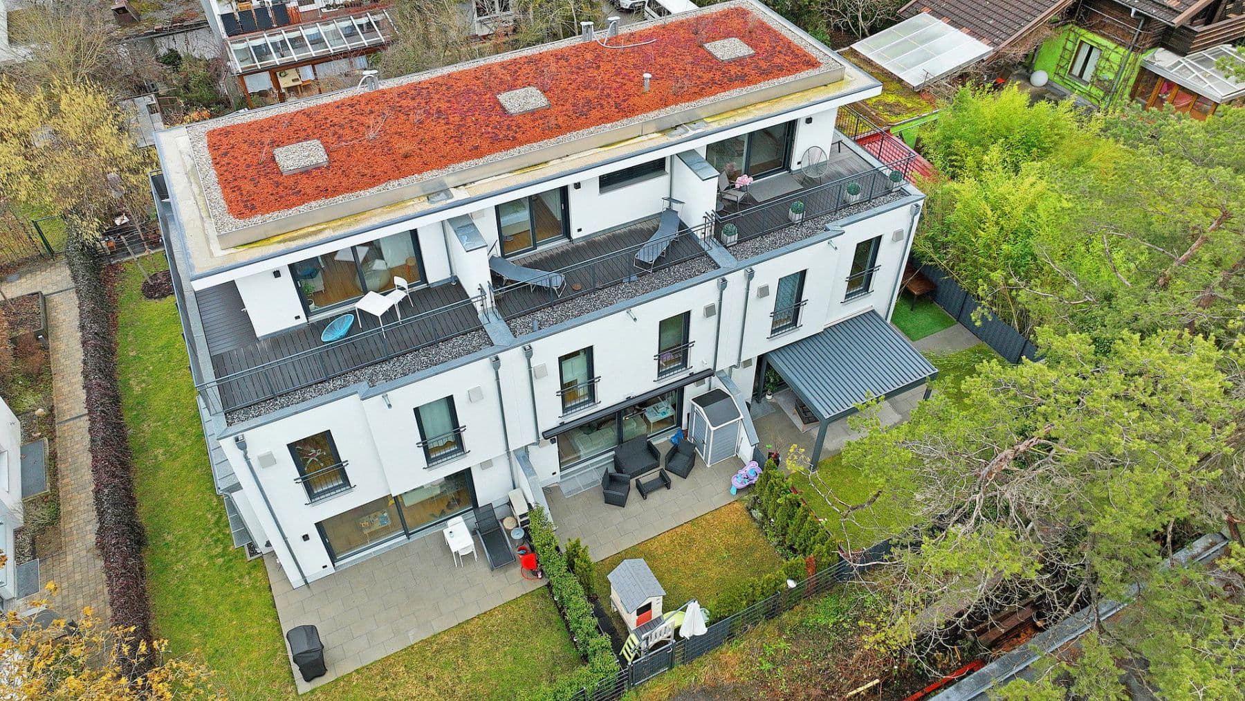 Pronájem domu 145 m², pozemek 216 m², Von-Kahr-Straße 27e, München, Bavorsko Pronájem domu 145 m², pozemek 216 m², Von-Kahr-Straße 27e, München, Bavorsko