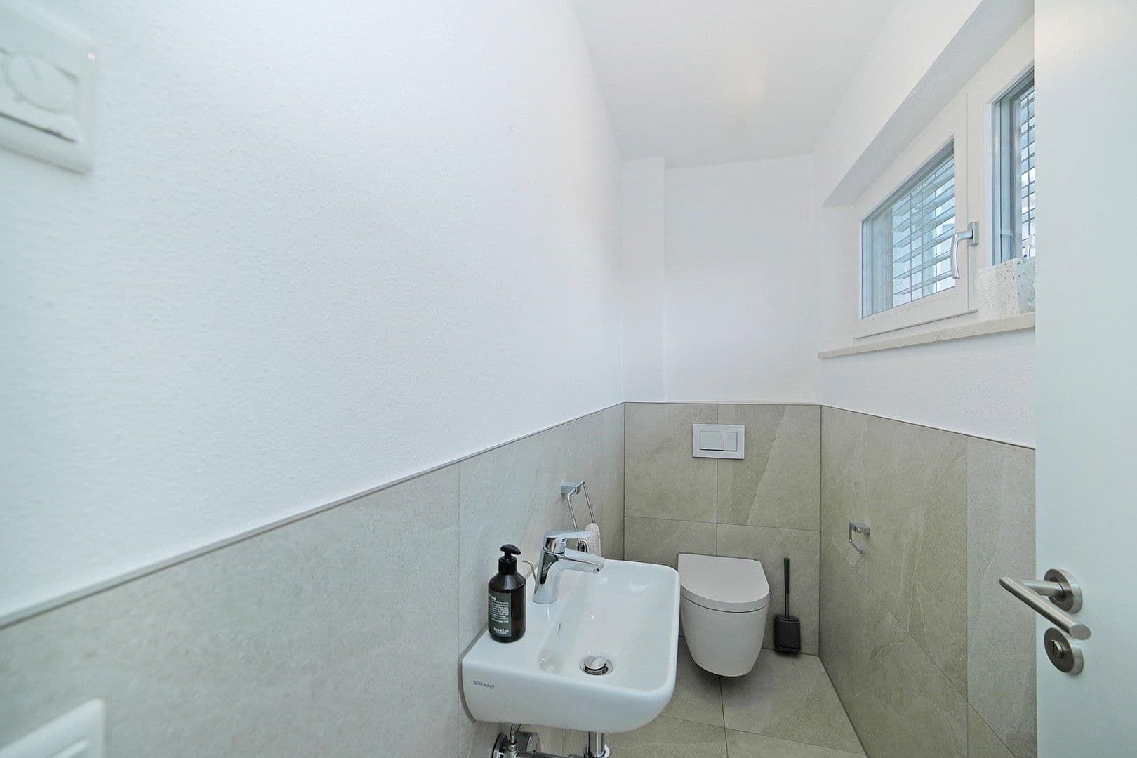 Pronájem domu 145 m², pozemek 216 m², Von-Kahr-Straße 27e, München, Bavorsko Pronájem domu 145 m², pozemek 216 m², Von-Kahr-Straße 27e, München, Bavorsko