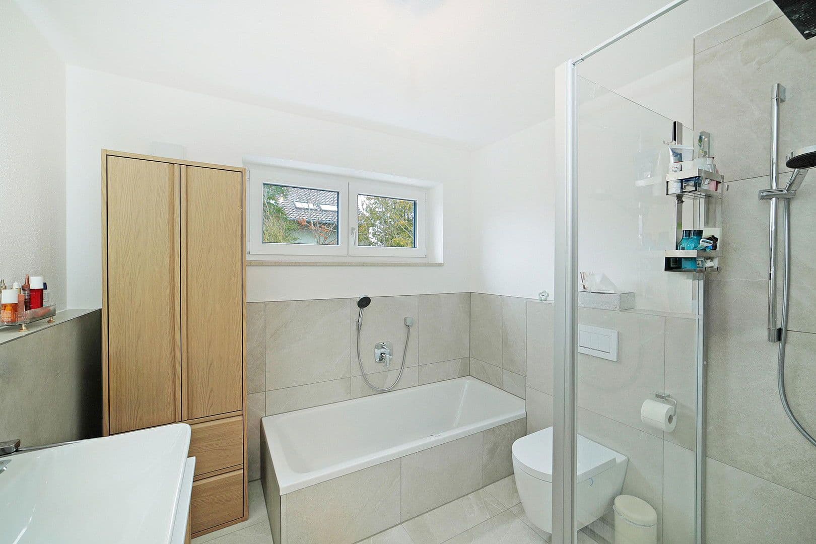 Pronájem domu 145 m², pozemek 216 m², Von-Kahr-Straße 27e, München, Bavorsko Pronájem domu 145 m², pozemek 216 m², Von-Kahr-Straße 27e, München, Bavorsko