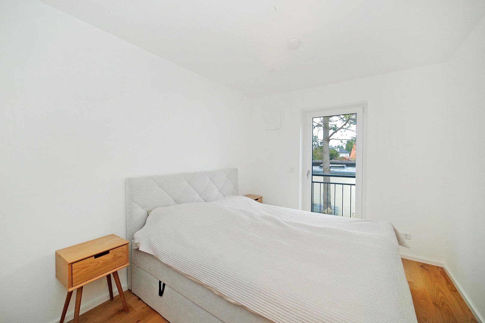 Pronájem domu 145 m², pozemek 216 m², Von-Kahr-Straße 27e, München, Bavorsko Pronájem domu 145 m², pozemek 216 m², Von-Kahr-Straße 27e, München, Bavorsko